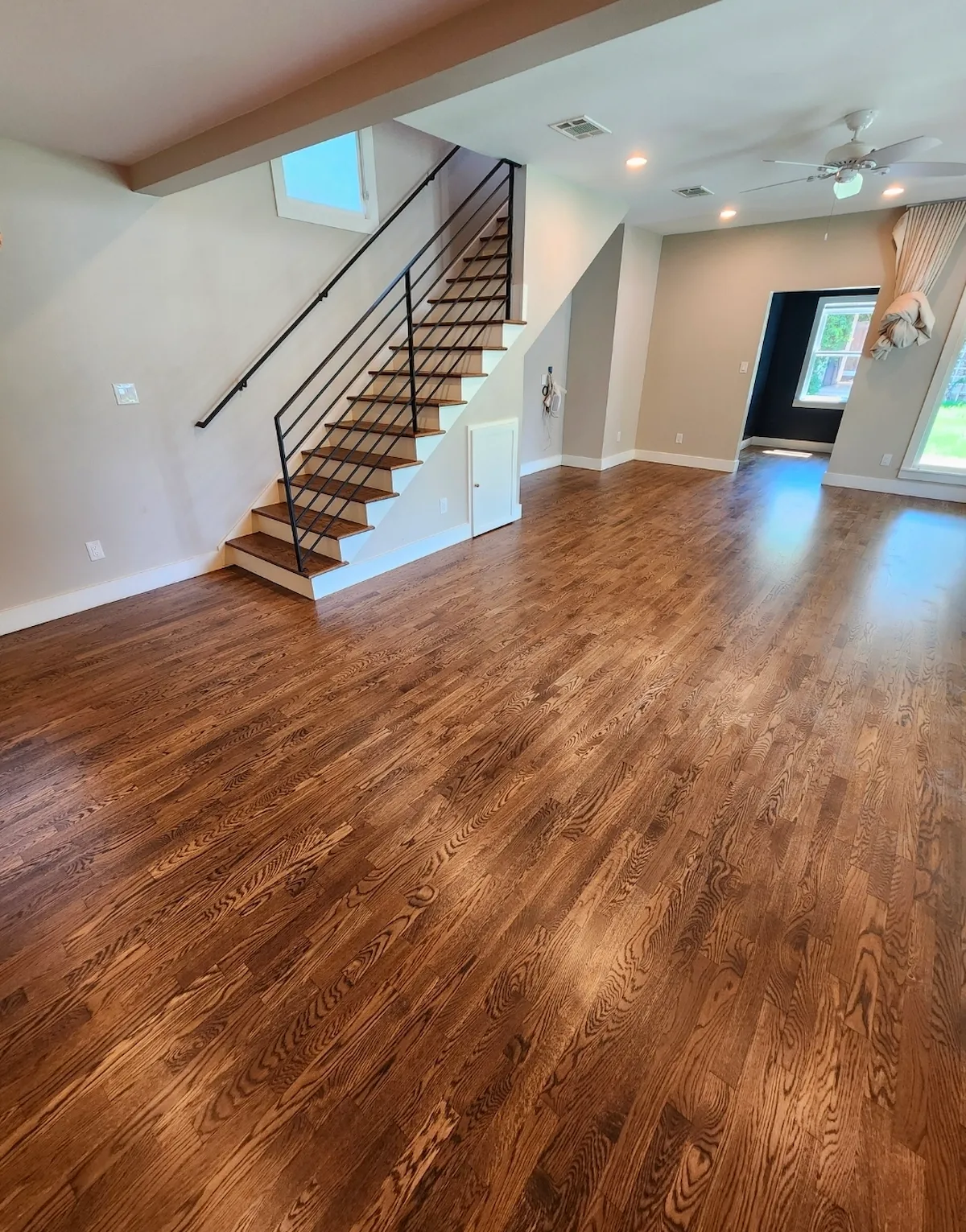 floor cleaned with the best cleaner for hardwood floors